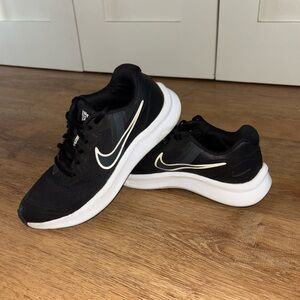 Nike Kids Star Runner Running Shoe